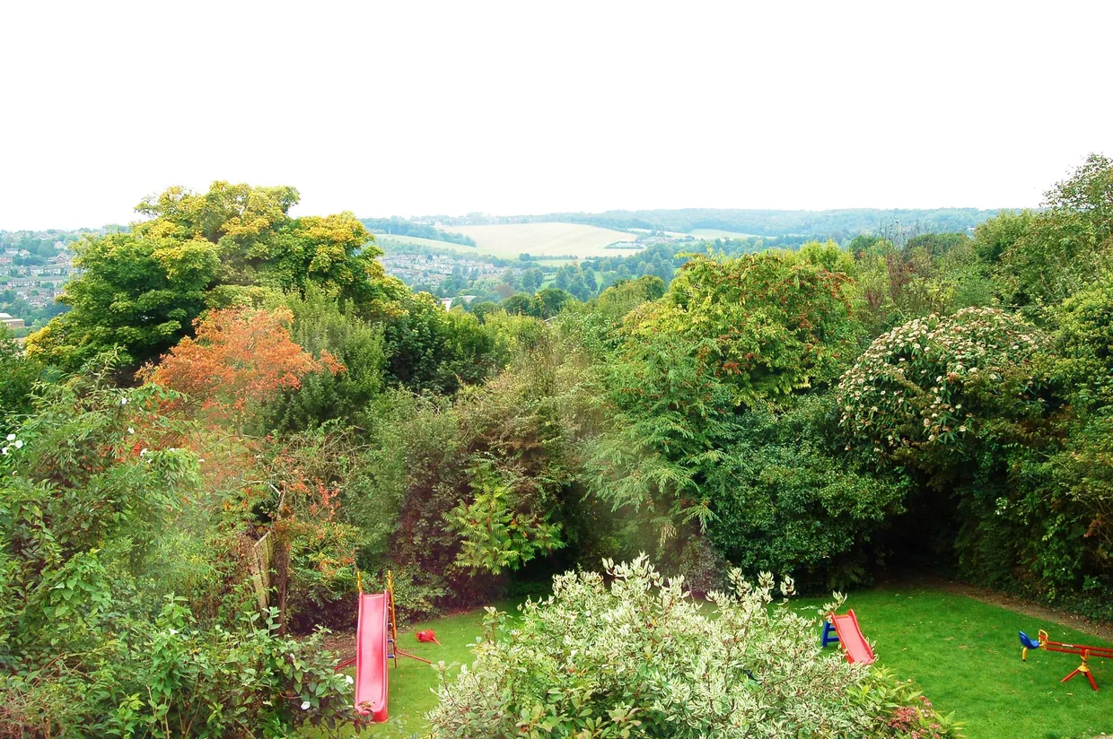 Amersham Hill Gardens, High Wycombe, HP13 photo 9