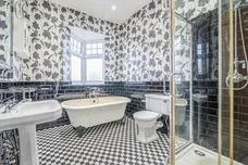 Queens Avenue, Whetstone, N20 photo 6