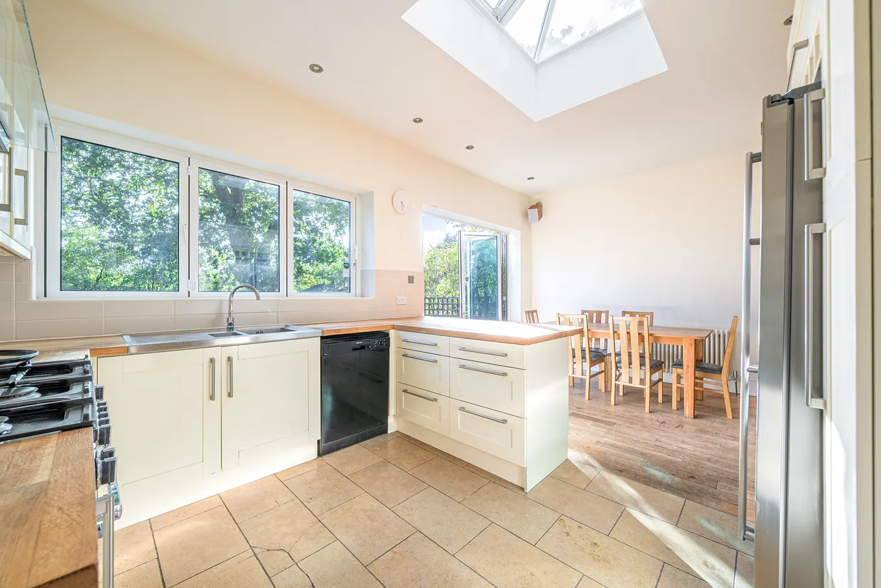 Queens Avenue, Whetstone, N20 photo 7