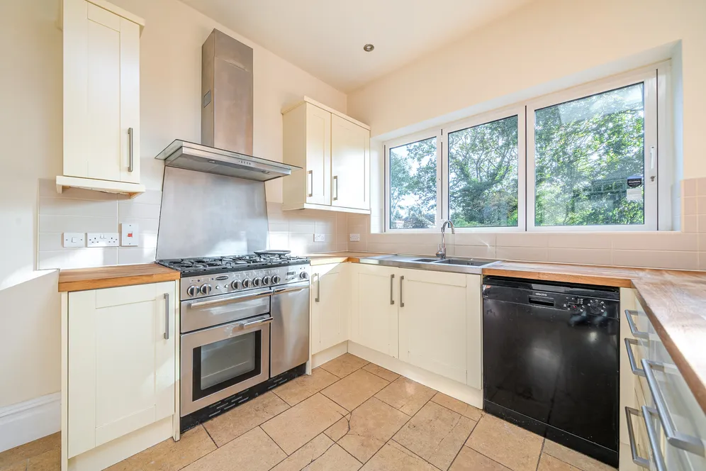 Queens Avenue, Whetstone, N20 photo 9