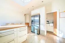 Queens Avenue, Whetstone, N20 photo 14