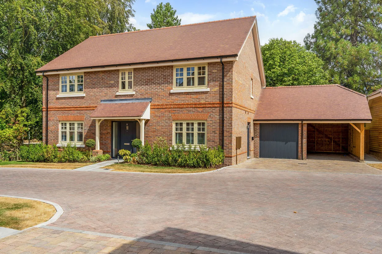 The Mulberry, Headley Chase, Epsom, KT18 photo 1