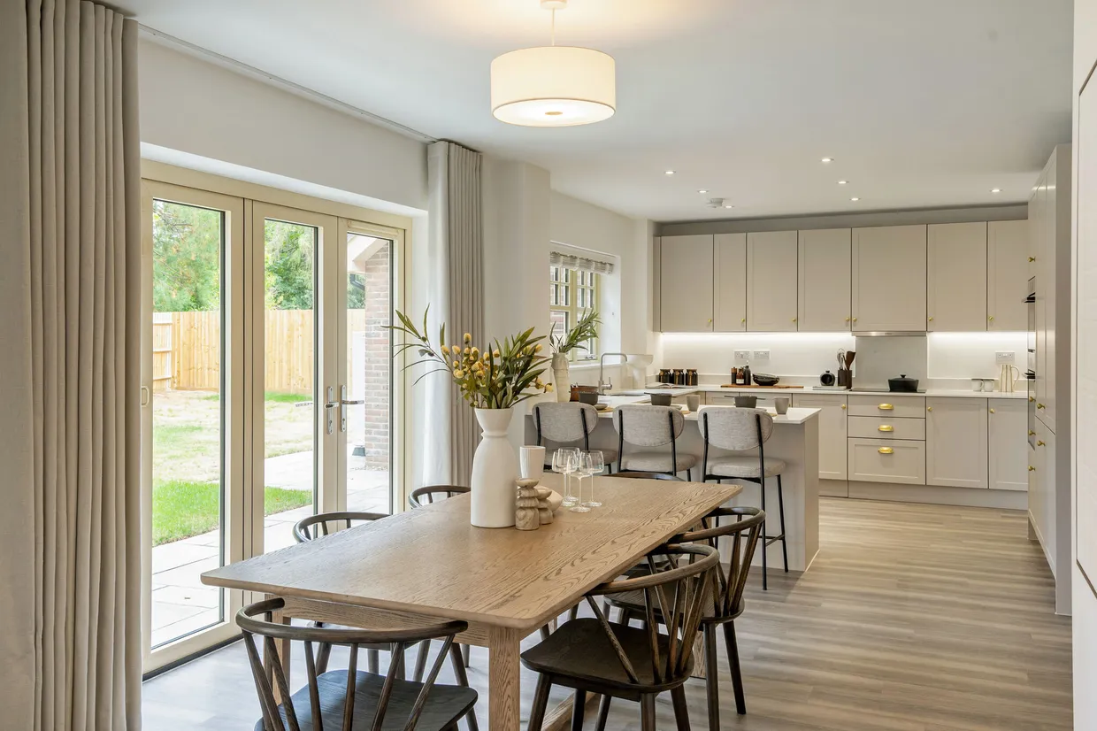 The Mulberry, Headley Chase, Epsom, KT18 photo 4