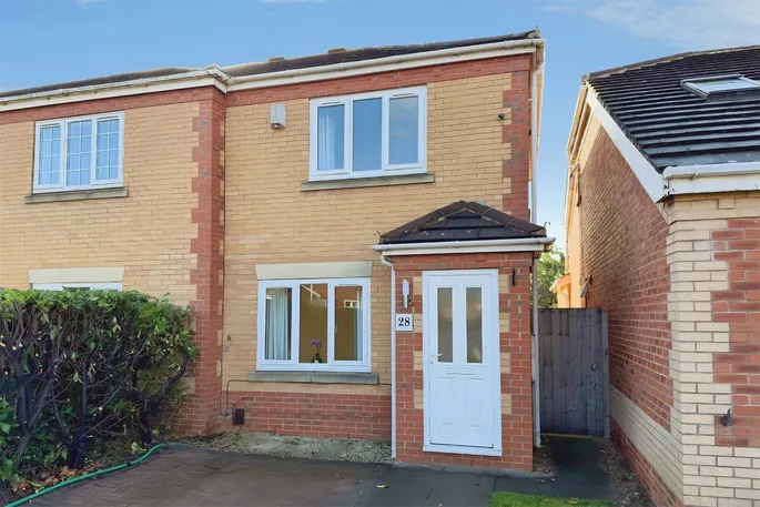 Property carousel image 1
