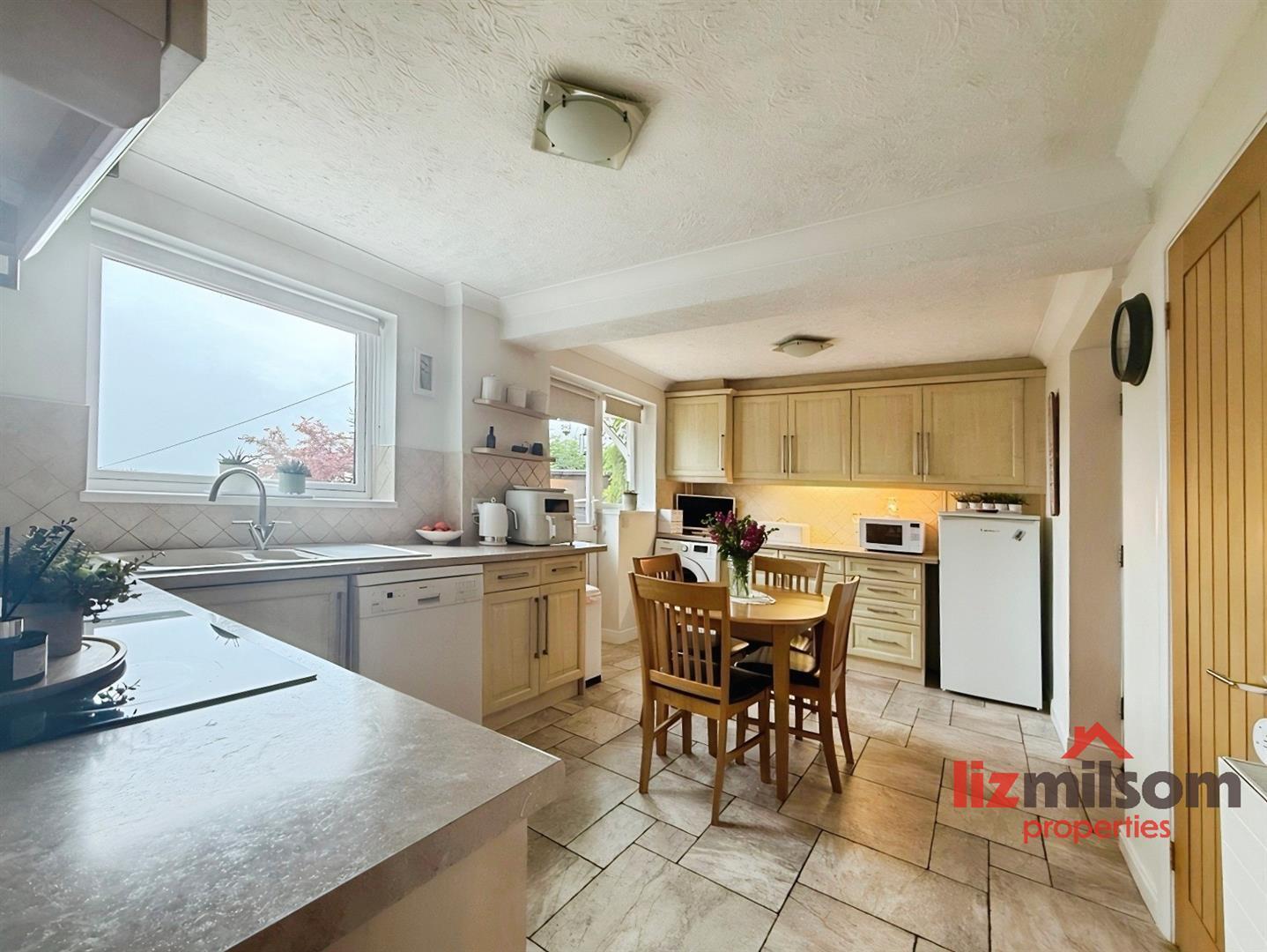 Orchid Close, Burton-On-Trent Image 5