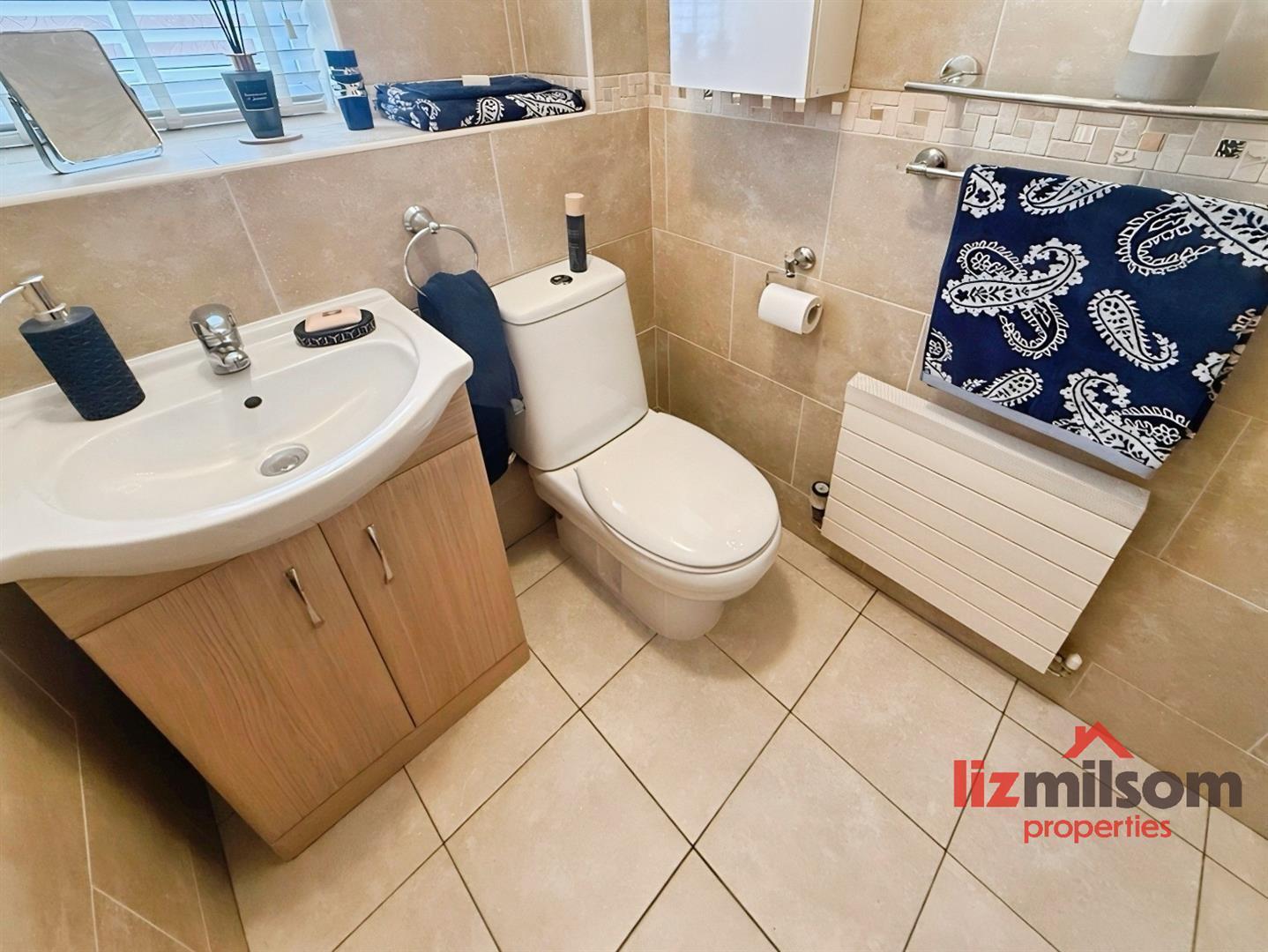 Orchid Close, Burton-On-Trent Image 17