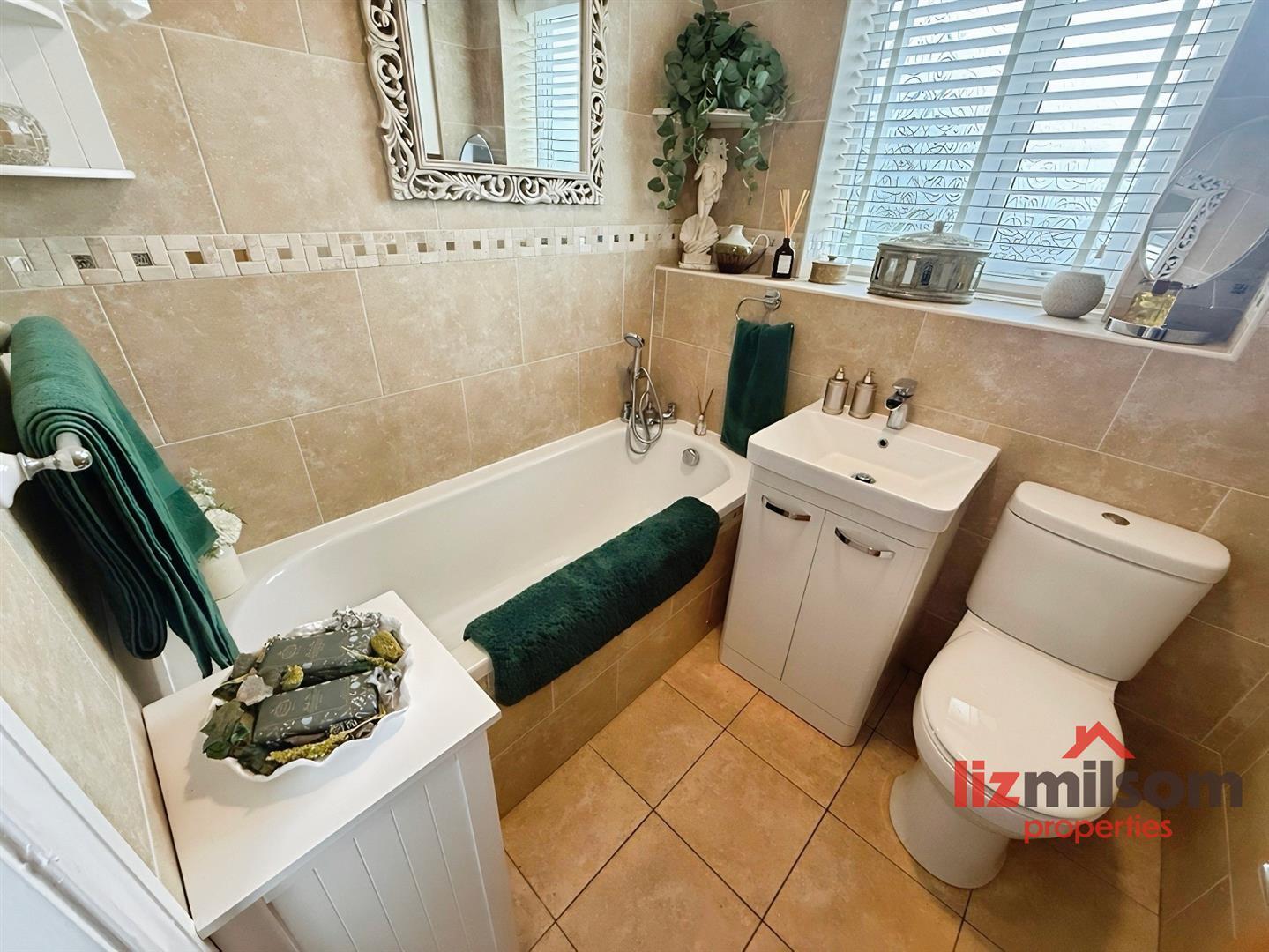 Orchid Close, Burton-On-Trent Image 20