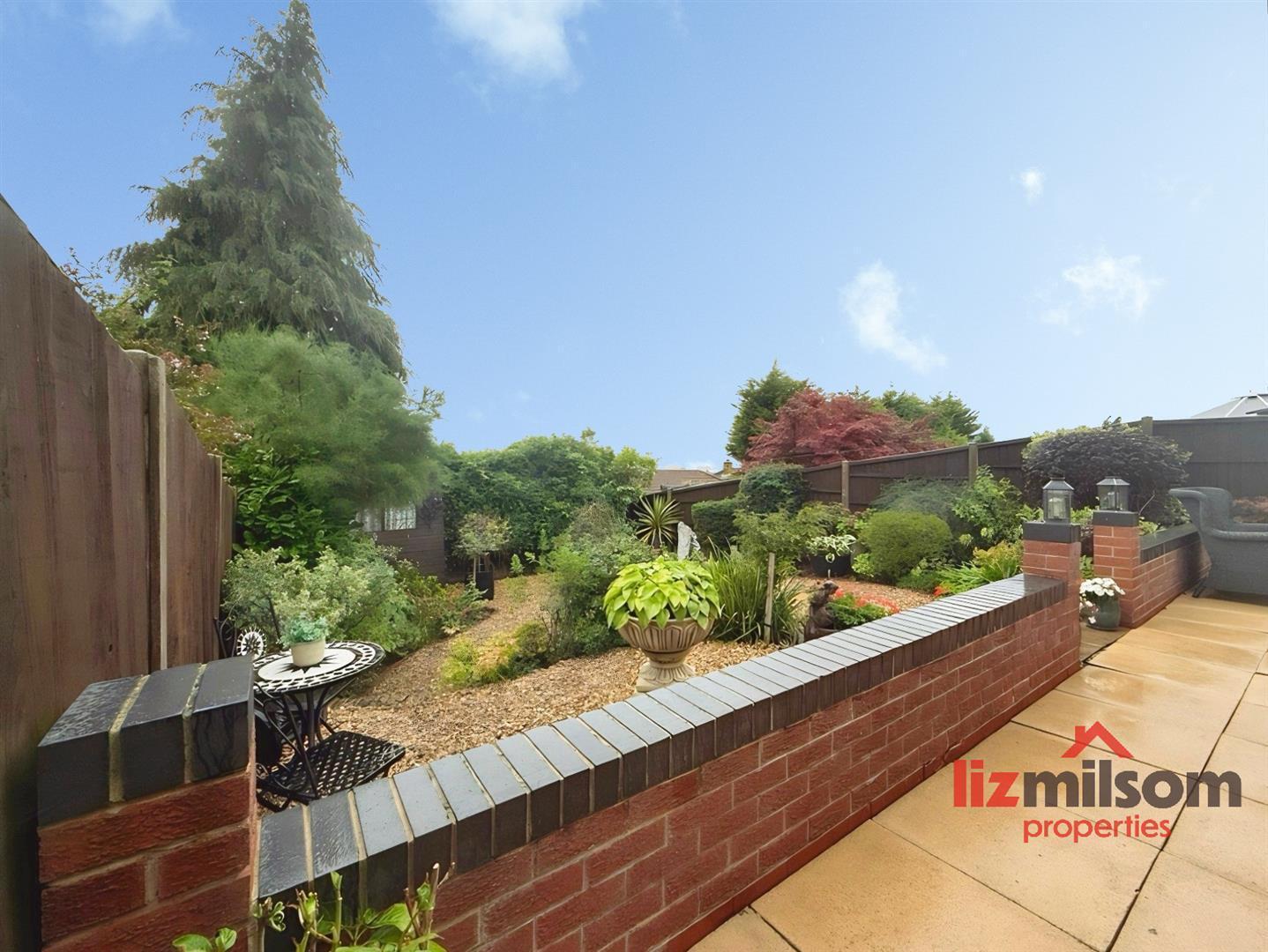 Orchid Close, Burton-On-Trent Image 24