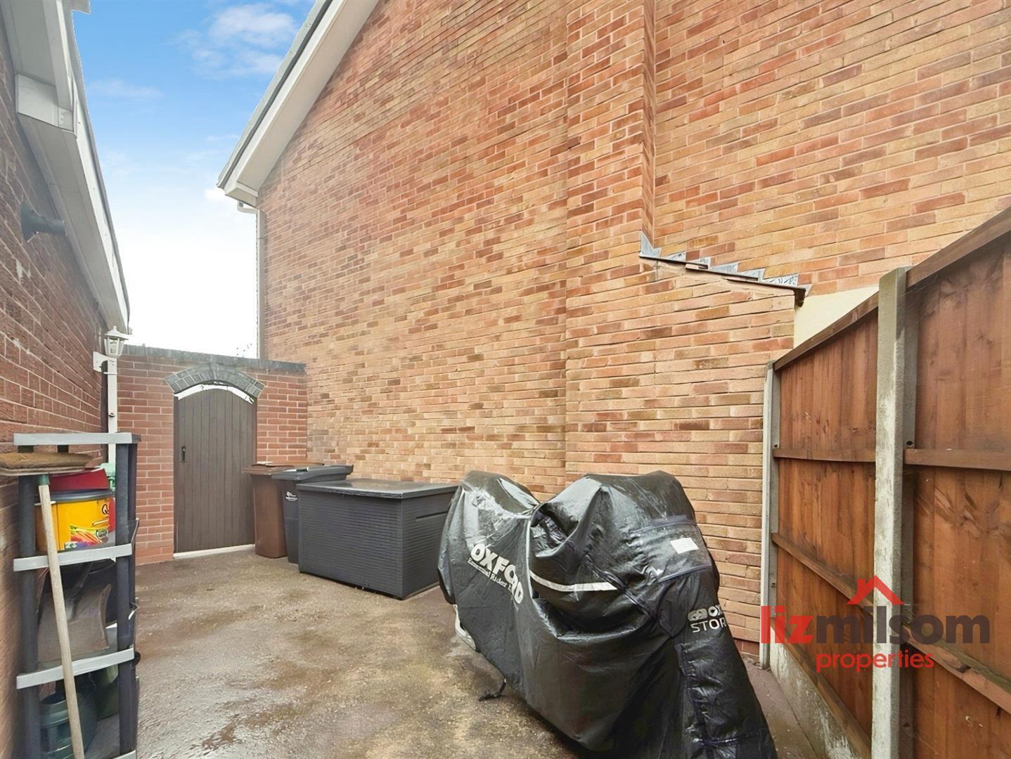 Orchid Close, Burton-On-Trent Image 28