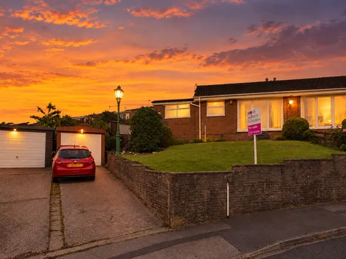 Belgrave Avenue, HALIFAXphoto