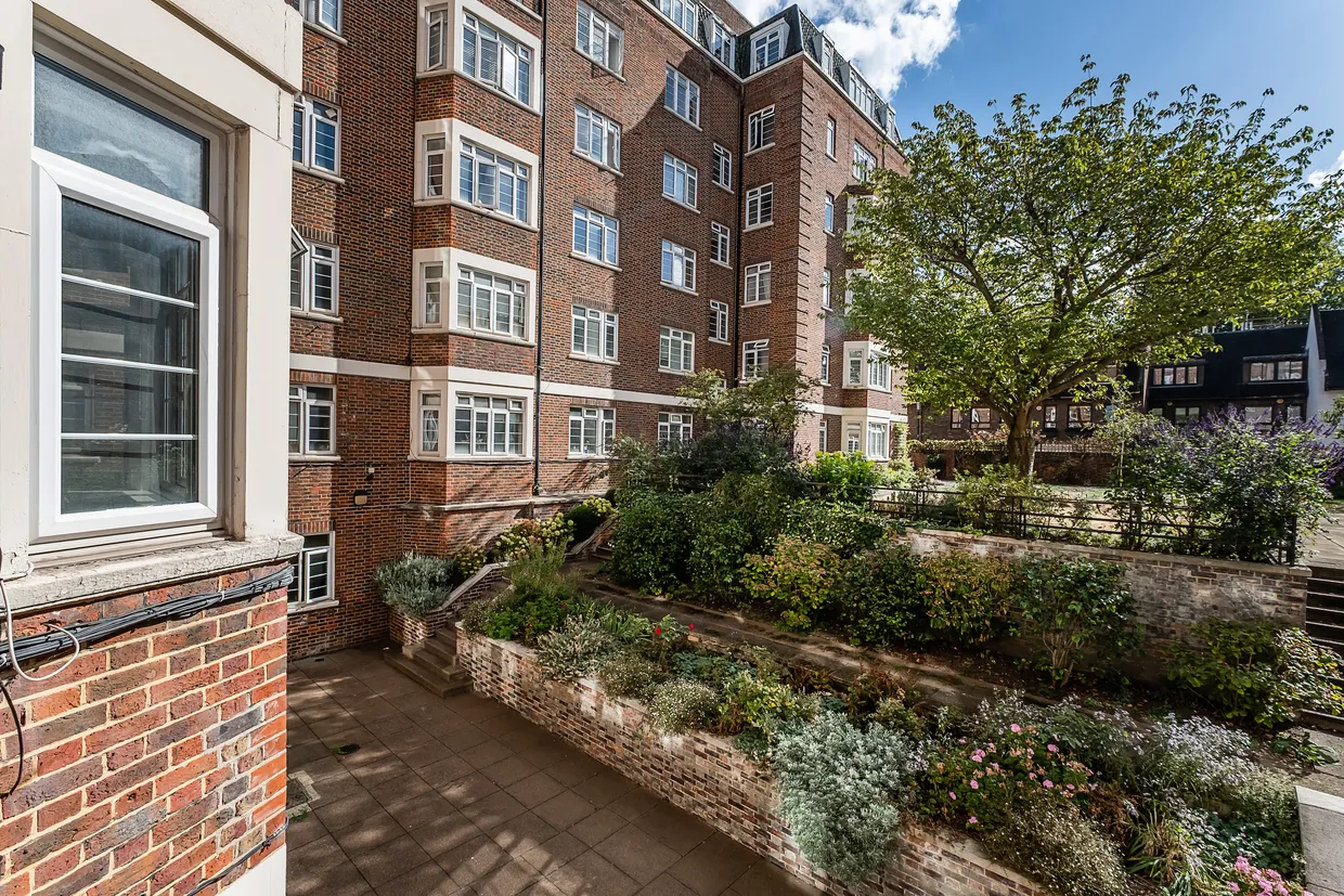 Pembroke Road, London, W8 photo 6