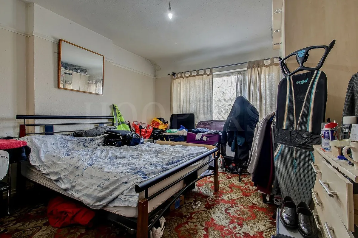 Review Road, London, NW2