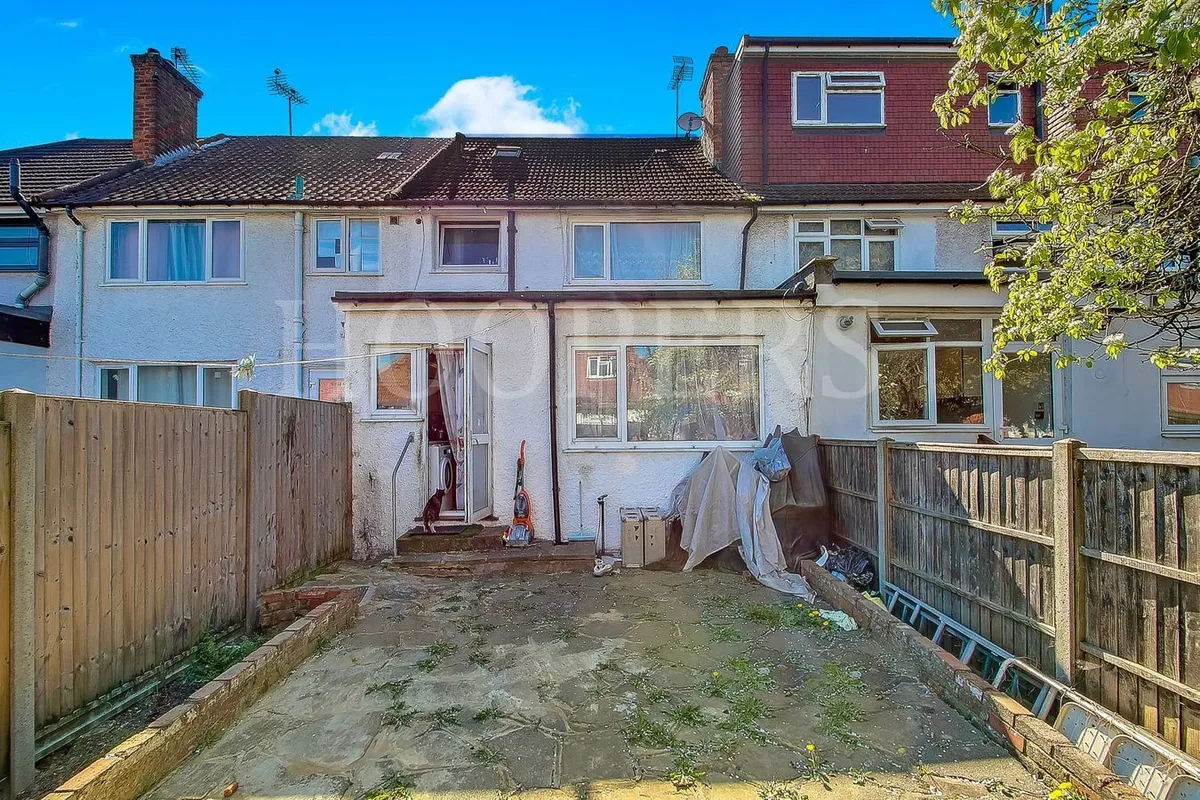 Review Road, London, NW2