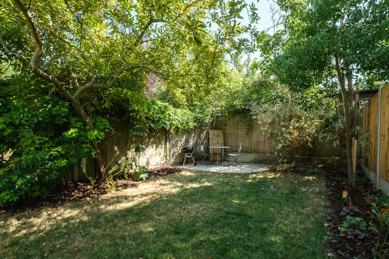 Etheldene Avenue, London, N10 photo 25