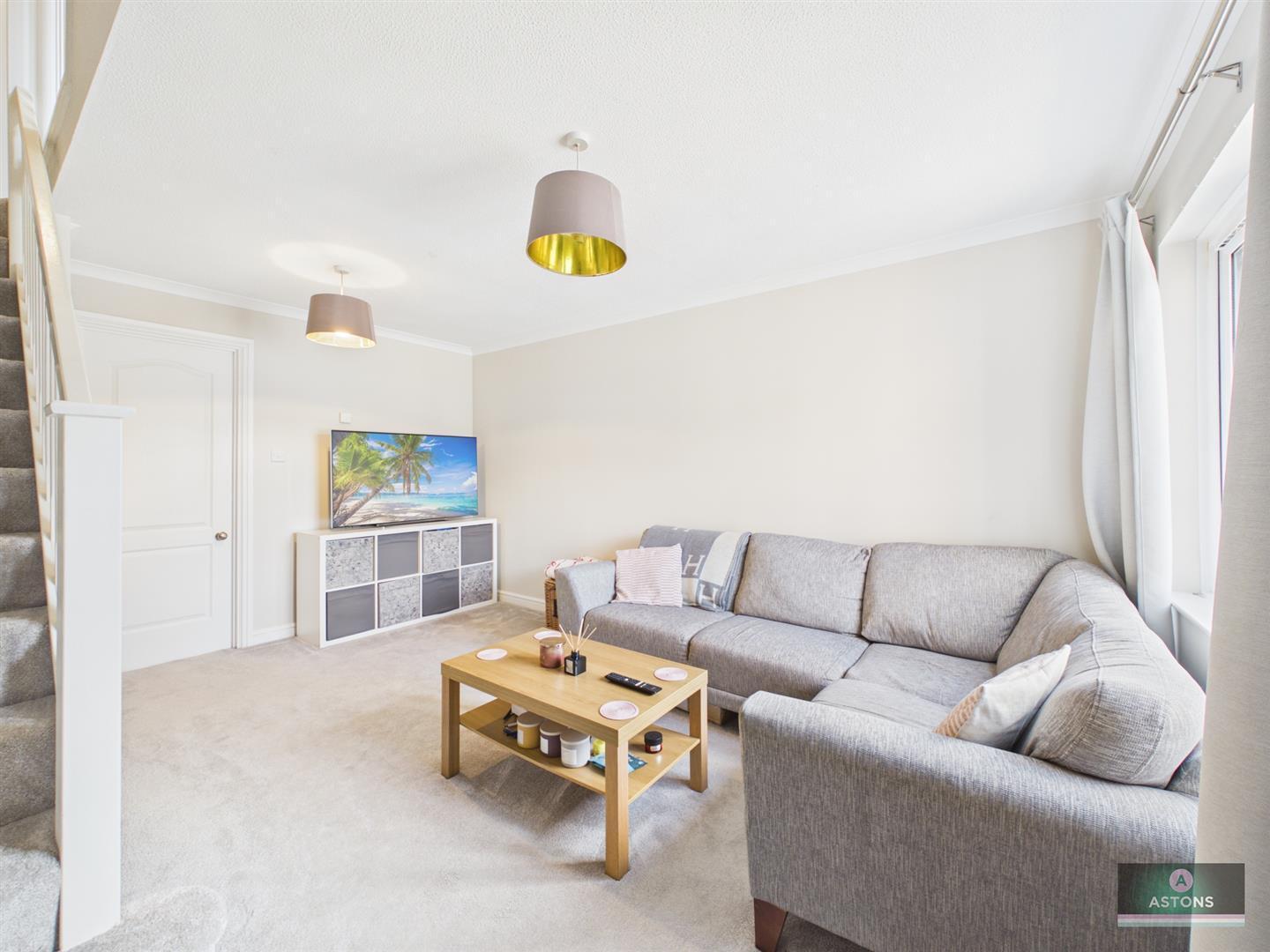 Redgrave Drive, Maidenbower, Crawley Image 2