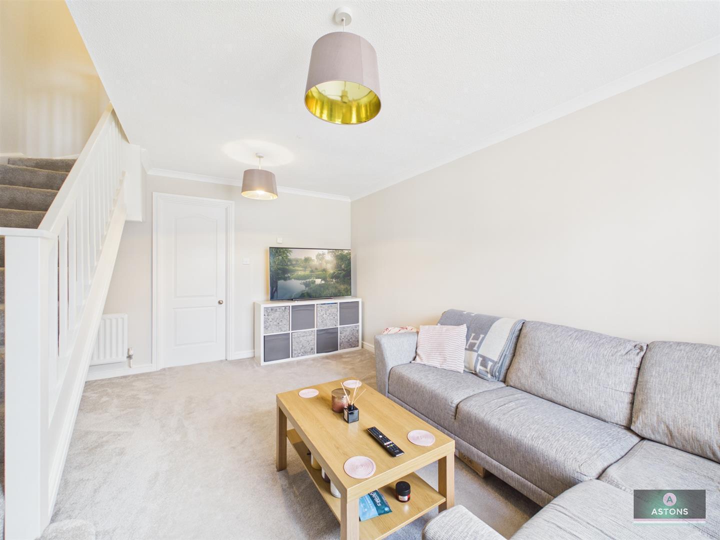 Redgrave Drive, Maidenbower, Crawley Image 3