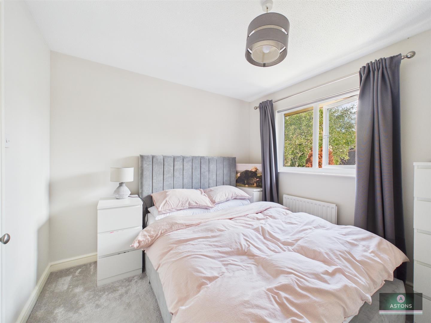Redgrave Drive, Maidenbower, Crawley Image 6