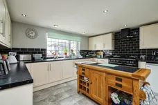 Oak Crescent, Eye