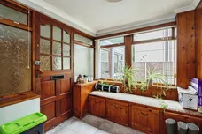 Oak Crescent, Eye