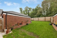 Moore Drive, Tiverton