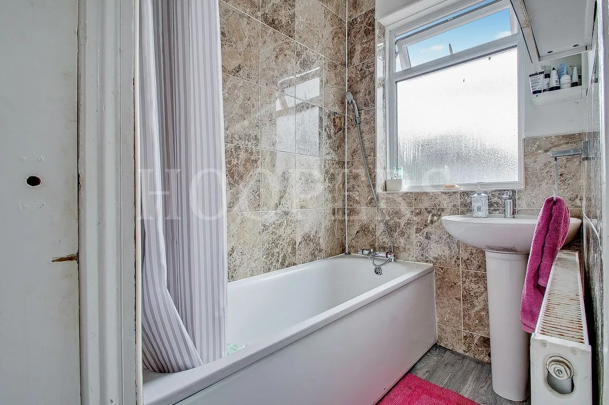 North Circular Road, London, NW2