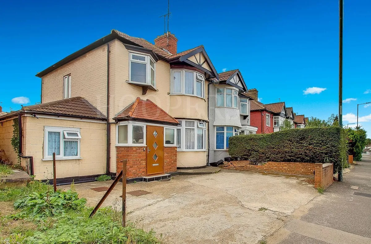 North Circular Road, London, NW2