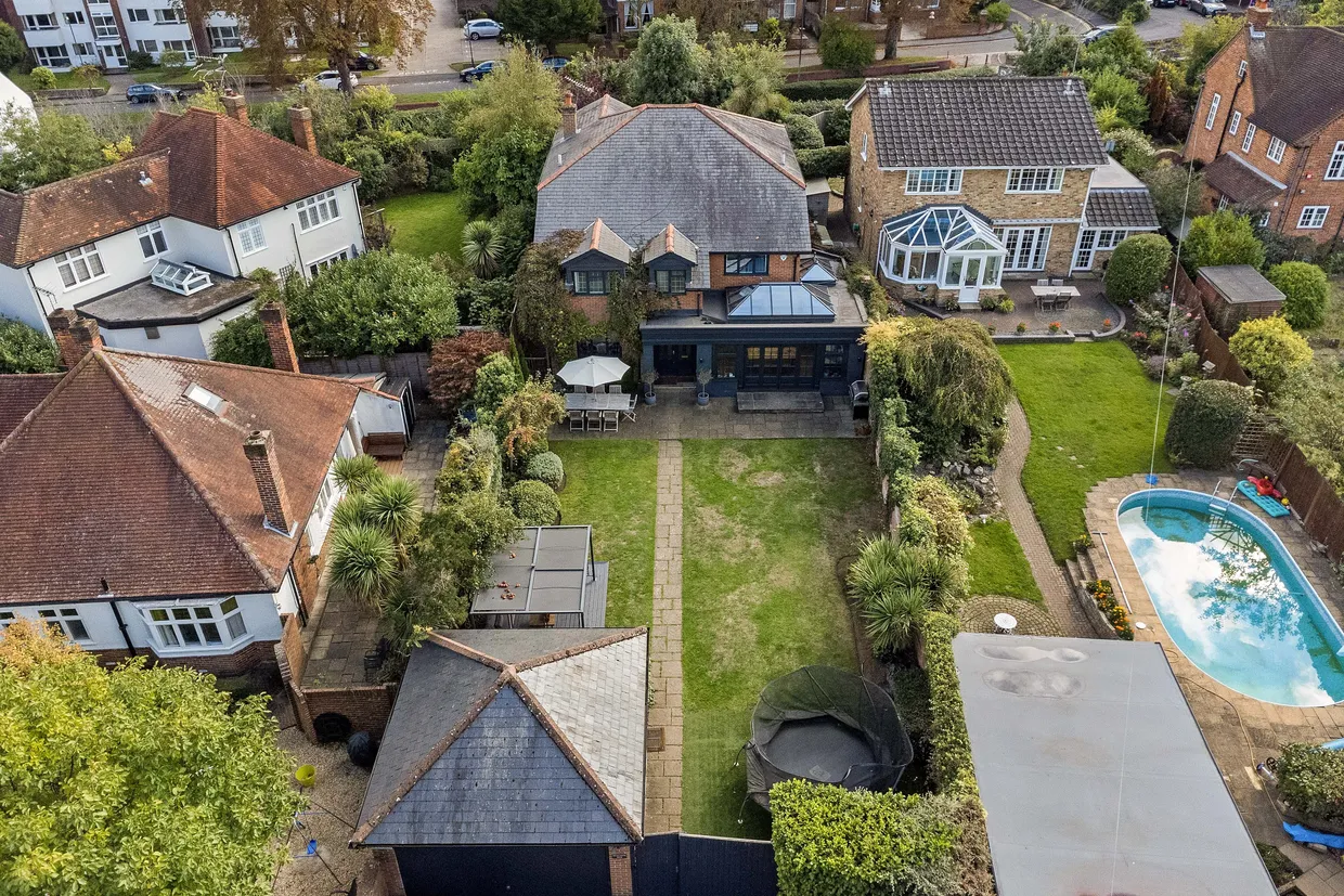 Elm Grove, Maidenhead, SL6 photo 24
