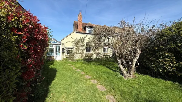 Fishbourne Road West, Fishbourne, PO19 photo 2