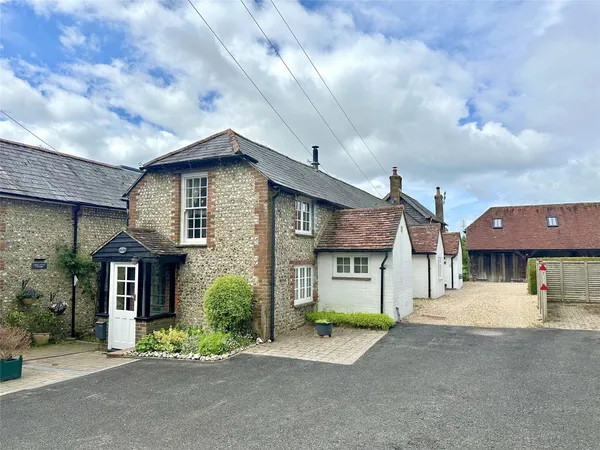 Little Drove Mews, Singleton, PO18 photo 1