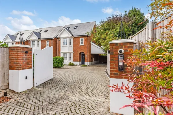 Ormonde Avenue, Chichester, PO19 photo 1