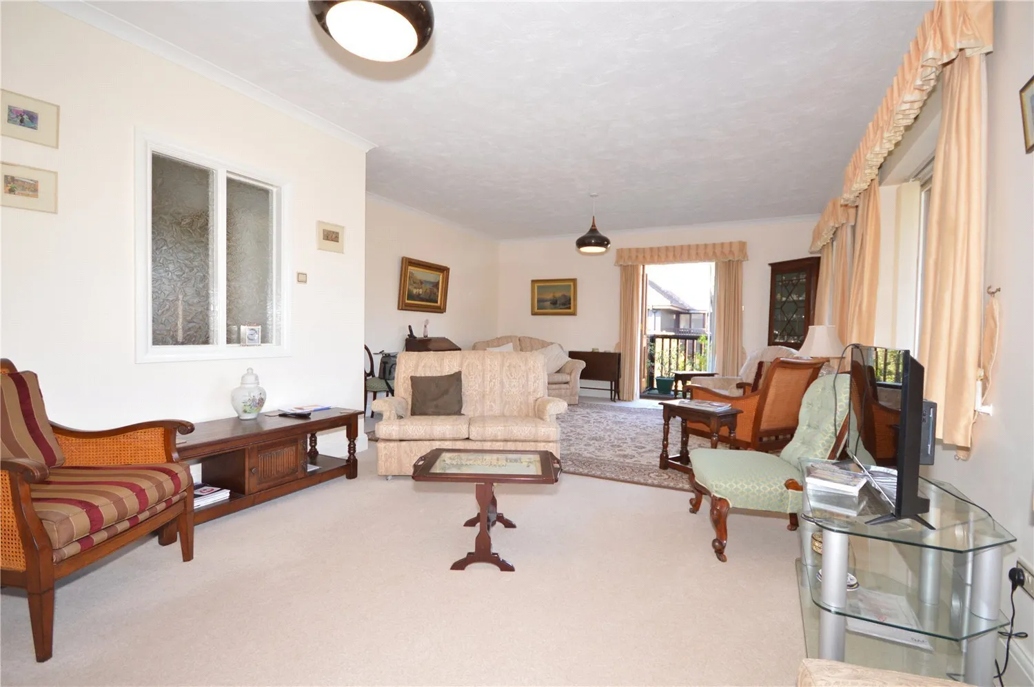 Larch Close, Chichester, PO19 photo 3