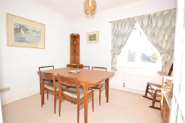 Larch Close, Chichester, PO19 photo 5