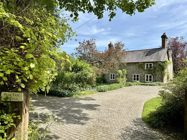 The Warren, West Dean, PO18 photo 1