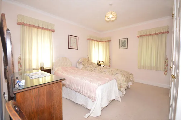 Larch Close, Chichester, PO19 photo 7