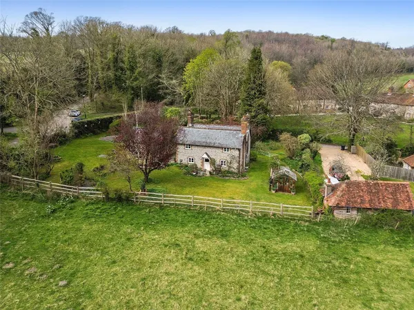 The Warren, West Dean, PO18 photo 3