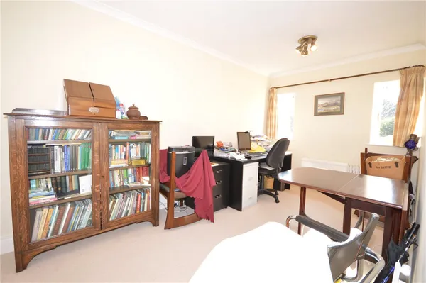 Larch Close, Chichester, PO19 photo 9