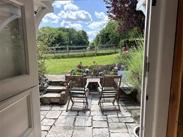 The Warren, West Dean, PO18 photo 18