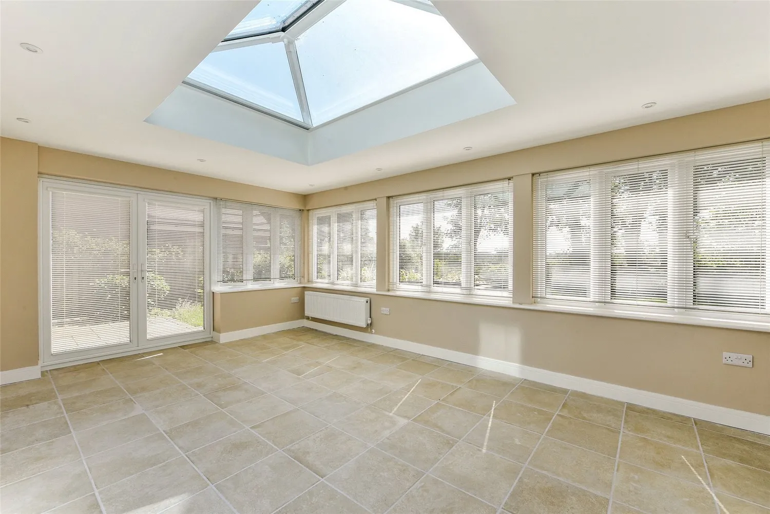 Maddoxwood, Chichester, PO19 photo 6