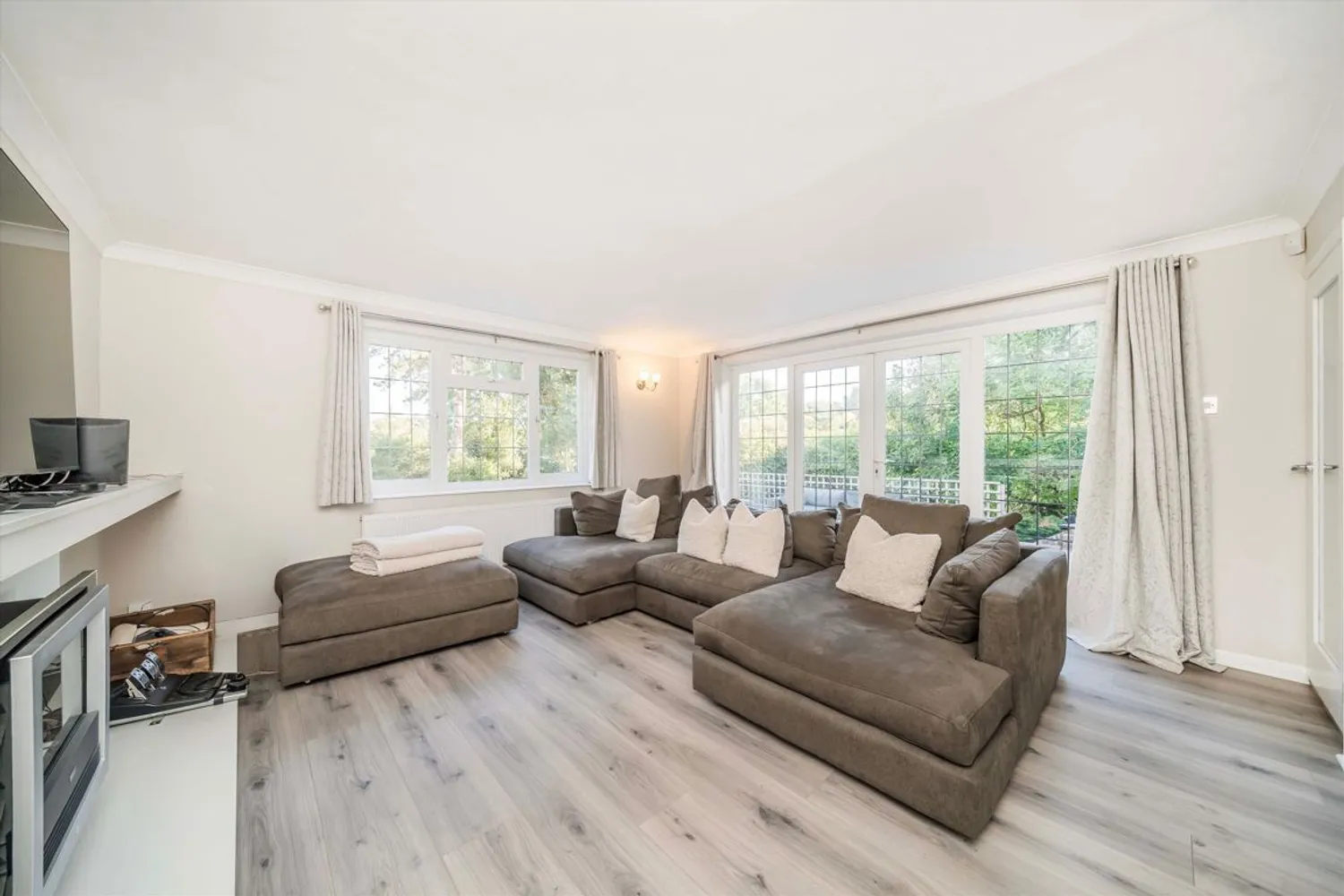 Fairmile Park Road, Cobham, KT11 photo 4