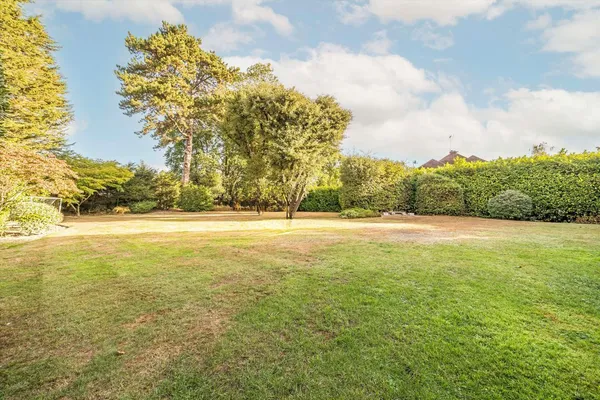 Fairmile Park Road, Cobham, KT11 photo 11