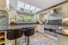 Manor Road, Teddington, TW11 photo 3