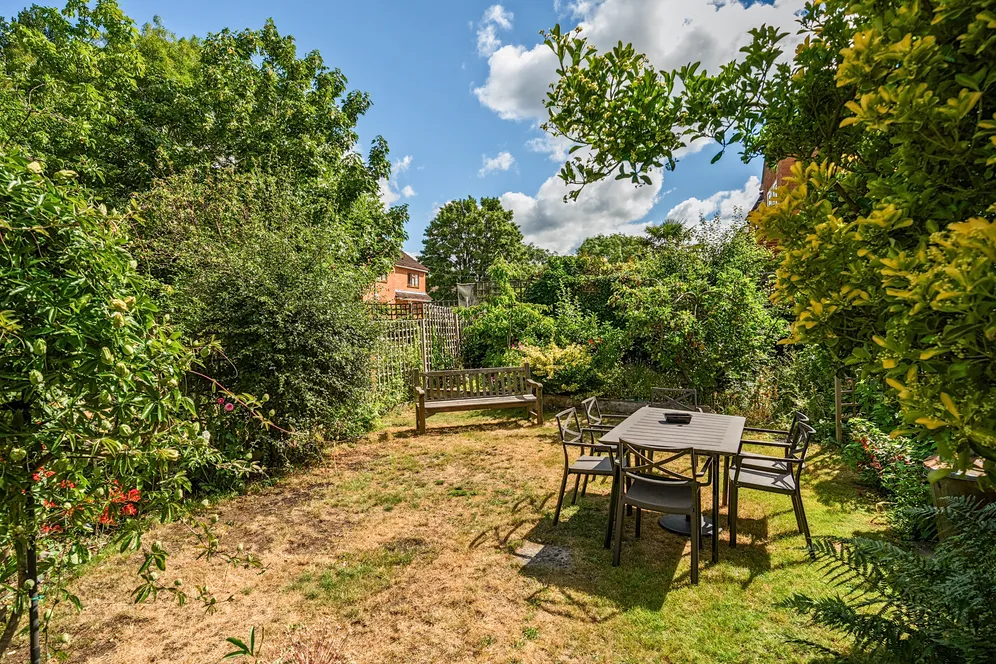 Ray Lea Road, Maidenhead, SL6 photo 11