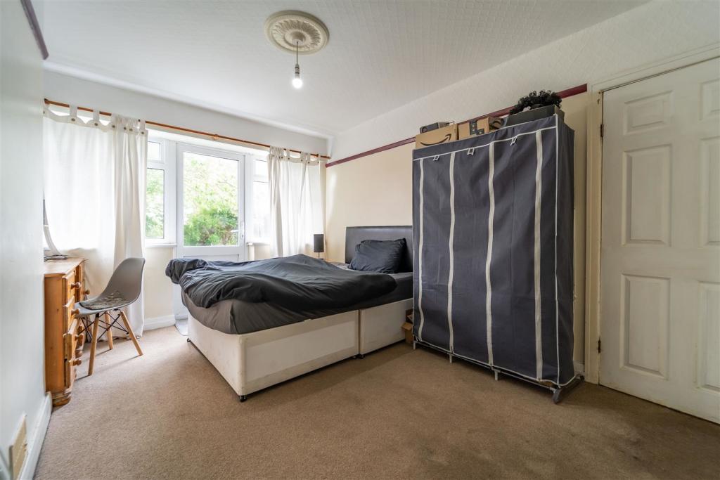 70 Cherington Road Image 4
