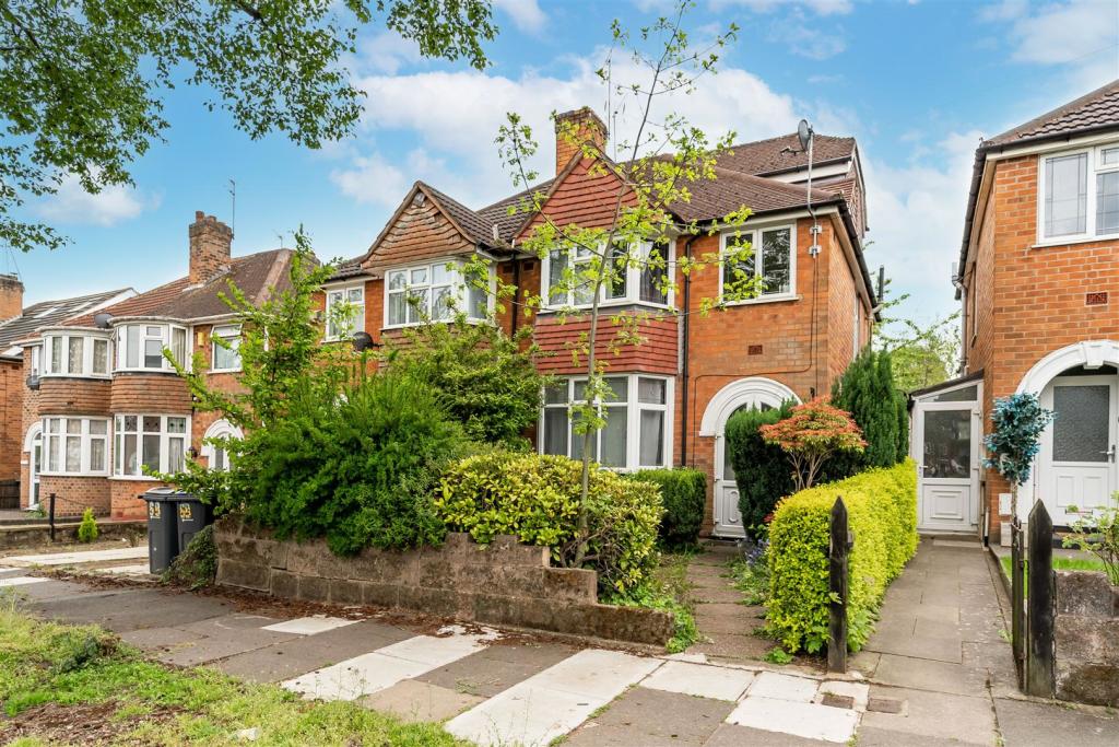 70 Cherington Road Image 1