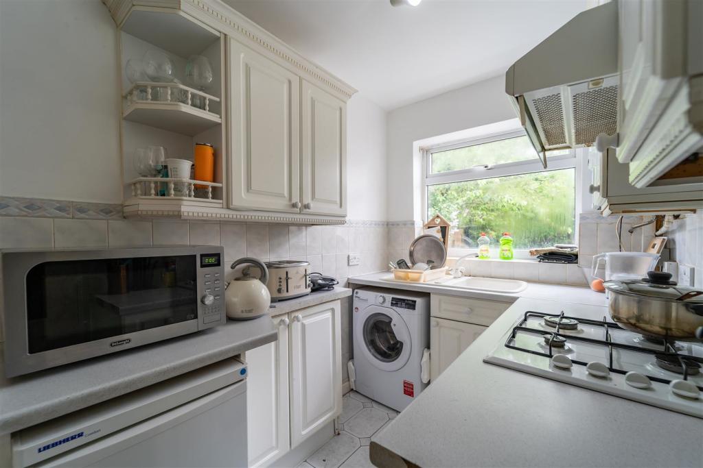 70 Cherington Road Image 3
