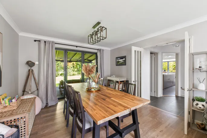 Property carousel image 10