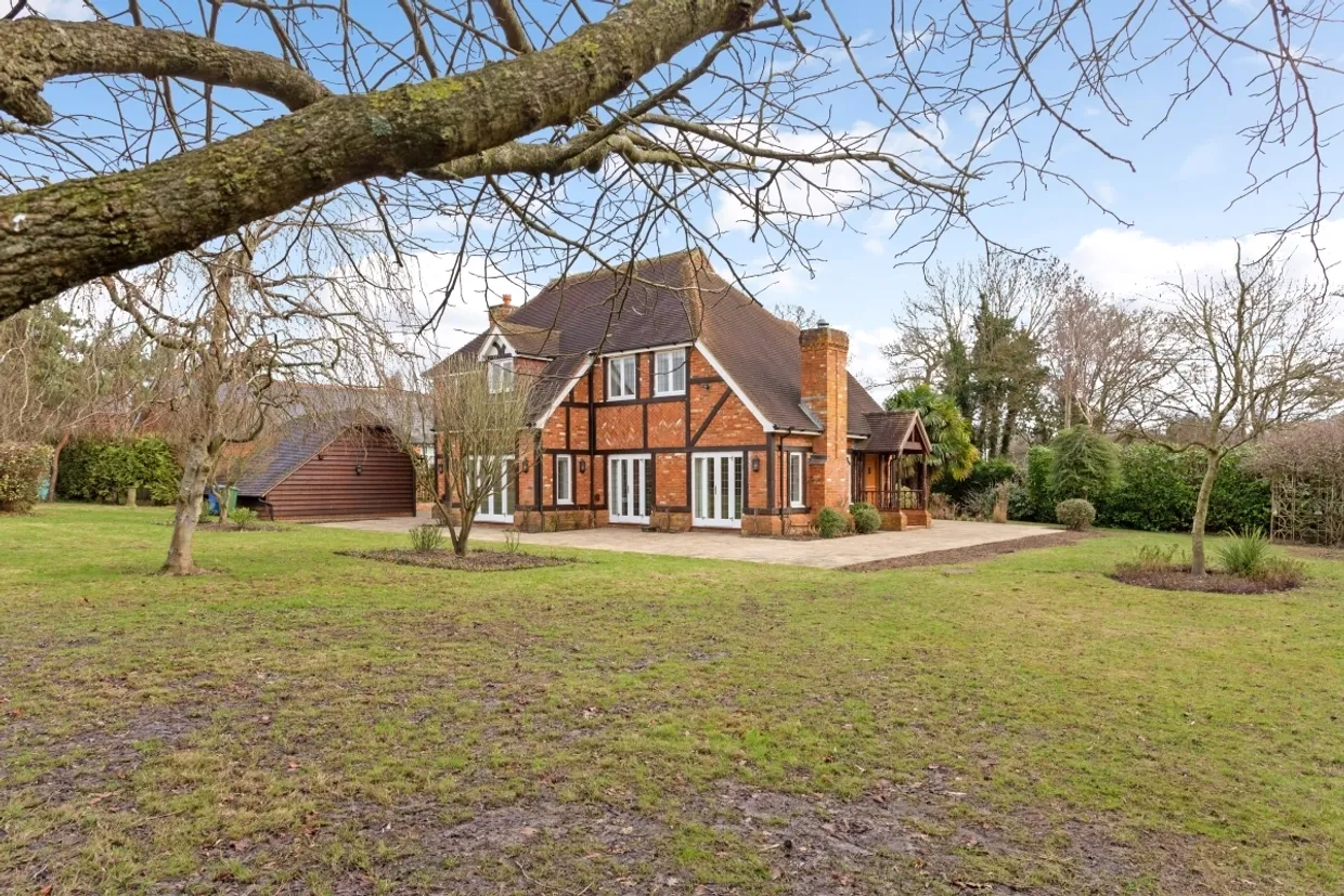 Hatchet Lane Winkfield SL4 photo 1