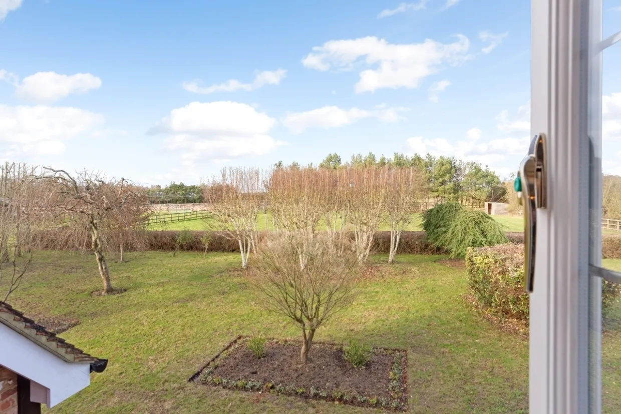Hatchet Lane Winkfield SL4 photo 19