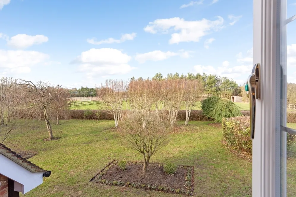 Hatchet Lane Winkfield SL4 photo 19