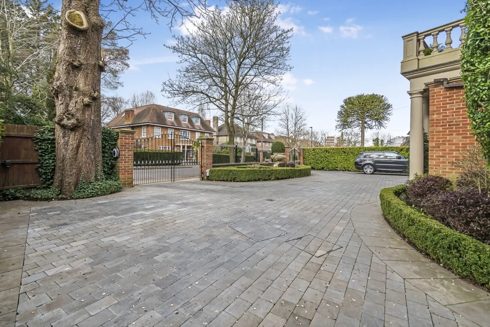 Sheldon Avenue Highgate N6 photo 15